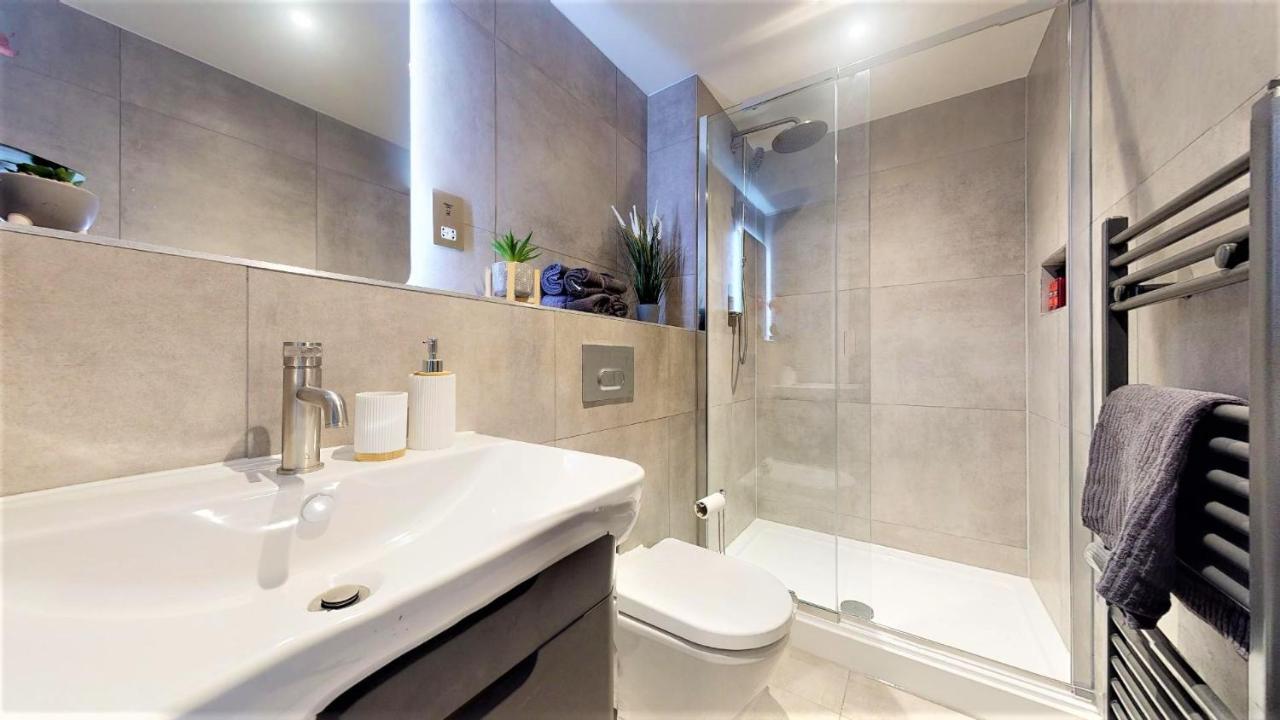 Apartemen Icona - Luxurious 2 Bed York